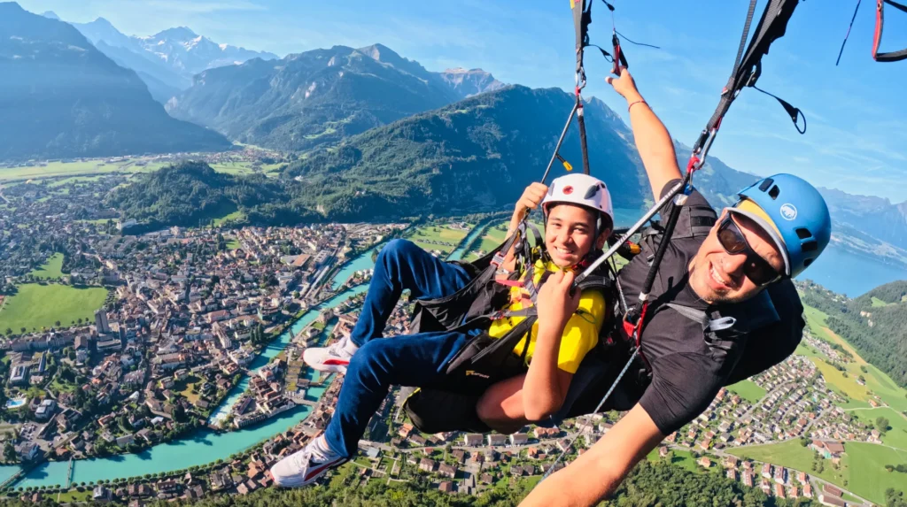 Paragliding mit Kindern in Interlaken Switzerland