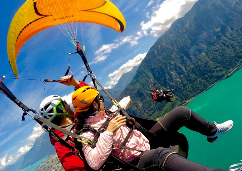 Paragliding_Interlaken_Tours_luegi.jpg