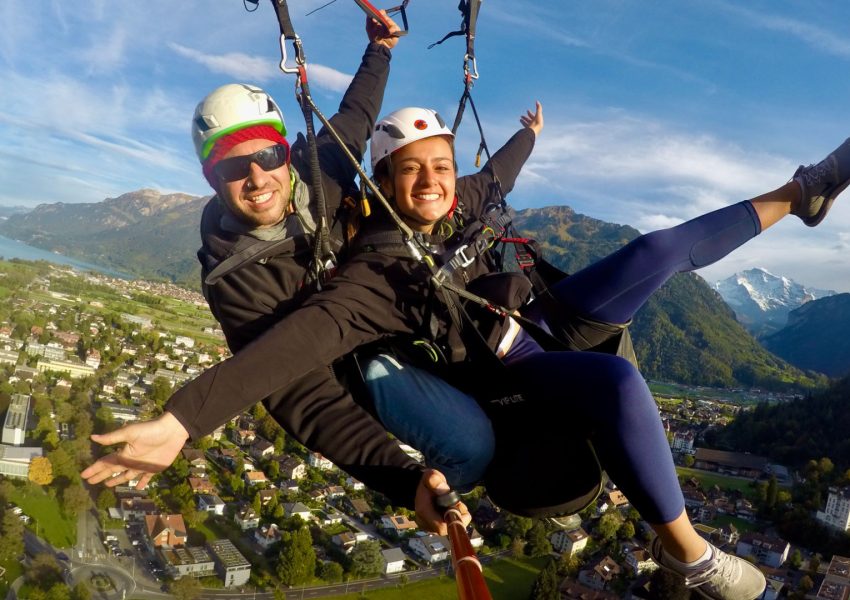 Paragliding_Interlaken_Tours_overtown.jpg